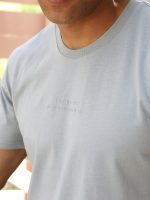 T-shirt γκρι με ανάγλυφο διακριτικό τύπωμα 10-606 - Image 2